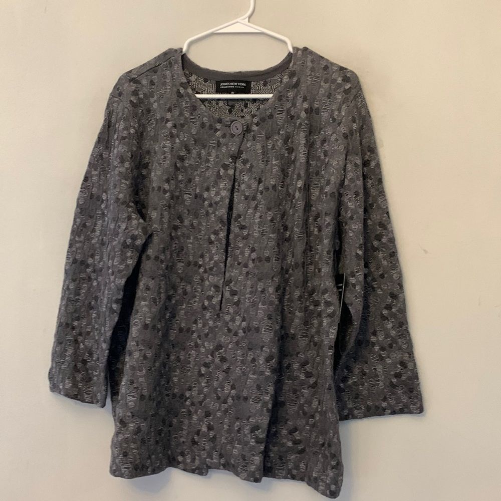 Jones New York gray/silver patterned open cardigan with one button Size 2X NWT